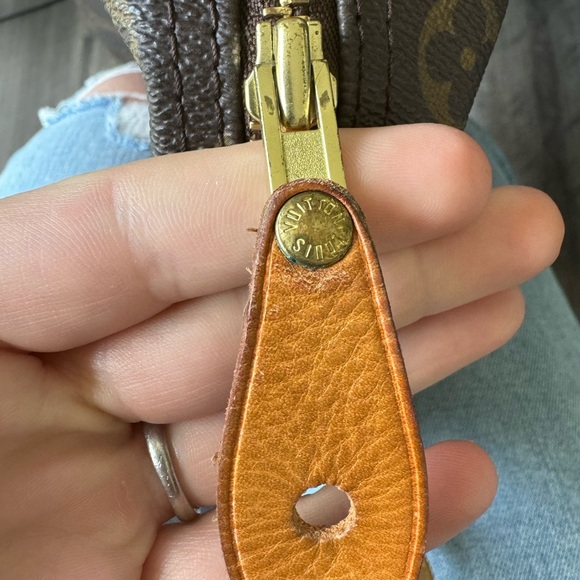 Louis Vuitton Montrogueil - Picture 5 of 14